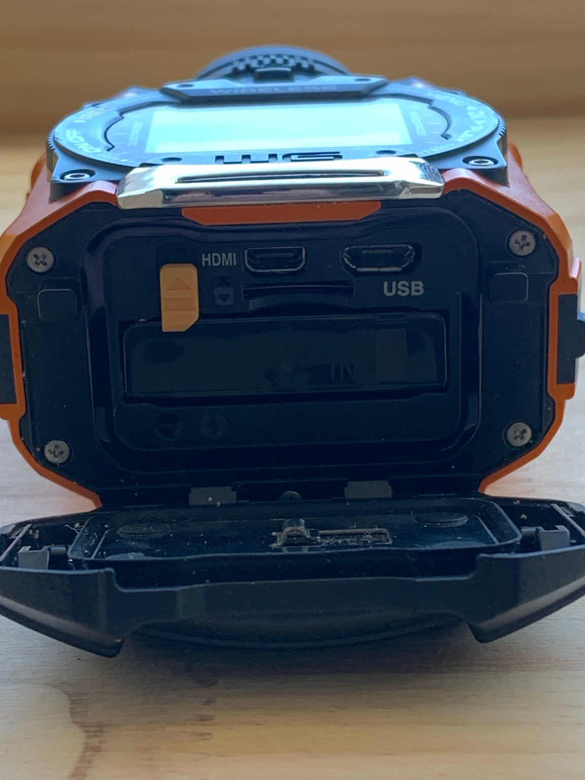 Ricoh WG-M1 Orange Action Camera – Tested & Working